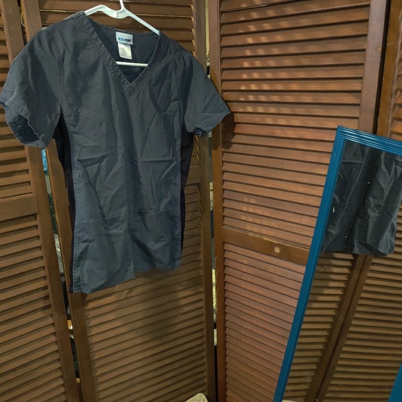 Gray and Black ScrubStar top - Picture 2 of 3